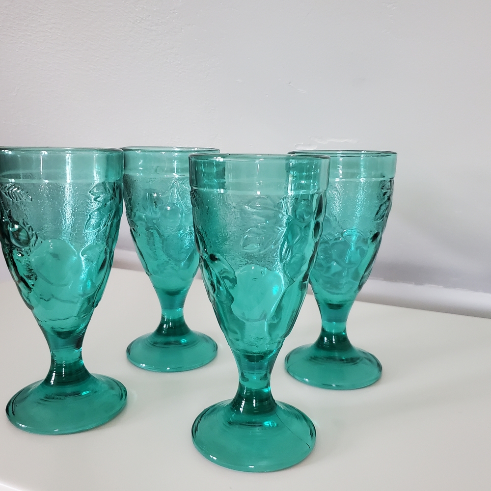 Vintage Luminarc "Gourmande" turquoise goblets